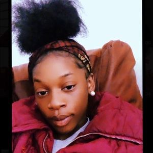 Meet your Posher, Alyssia